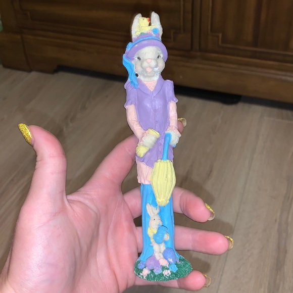 Easter Bunny Mama with baby chick skinny decor - Picture 1 of 4